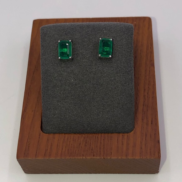 1ct Emerald Earrings - Picture 3 of 13